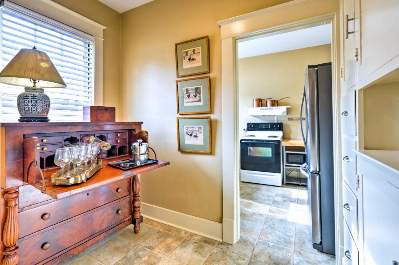 Lovely Apt, 1 Block To Downtown Danville Exterior photo